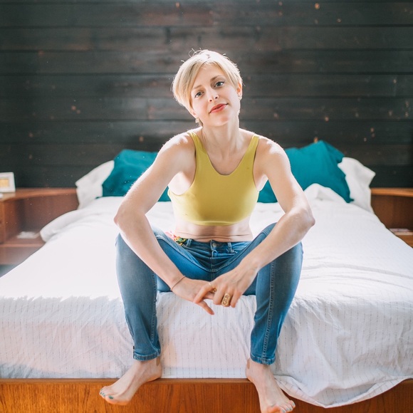 Meet your Posher, Kasi - Picture 4 of 5